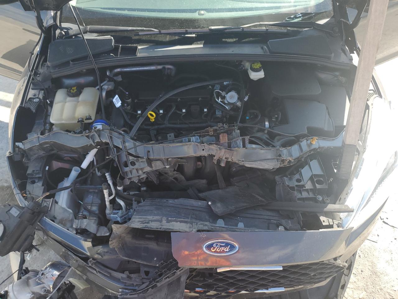 2017 Ford Focus Se VIN: 1FADP3F26HL203143 Lot: 81853275