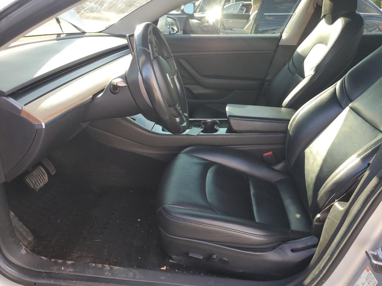 2018 Tesla Model 3 VIN: 5YJ3E1EA8JF015239 Lot: 84257515