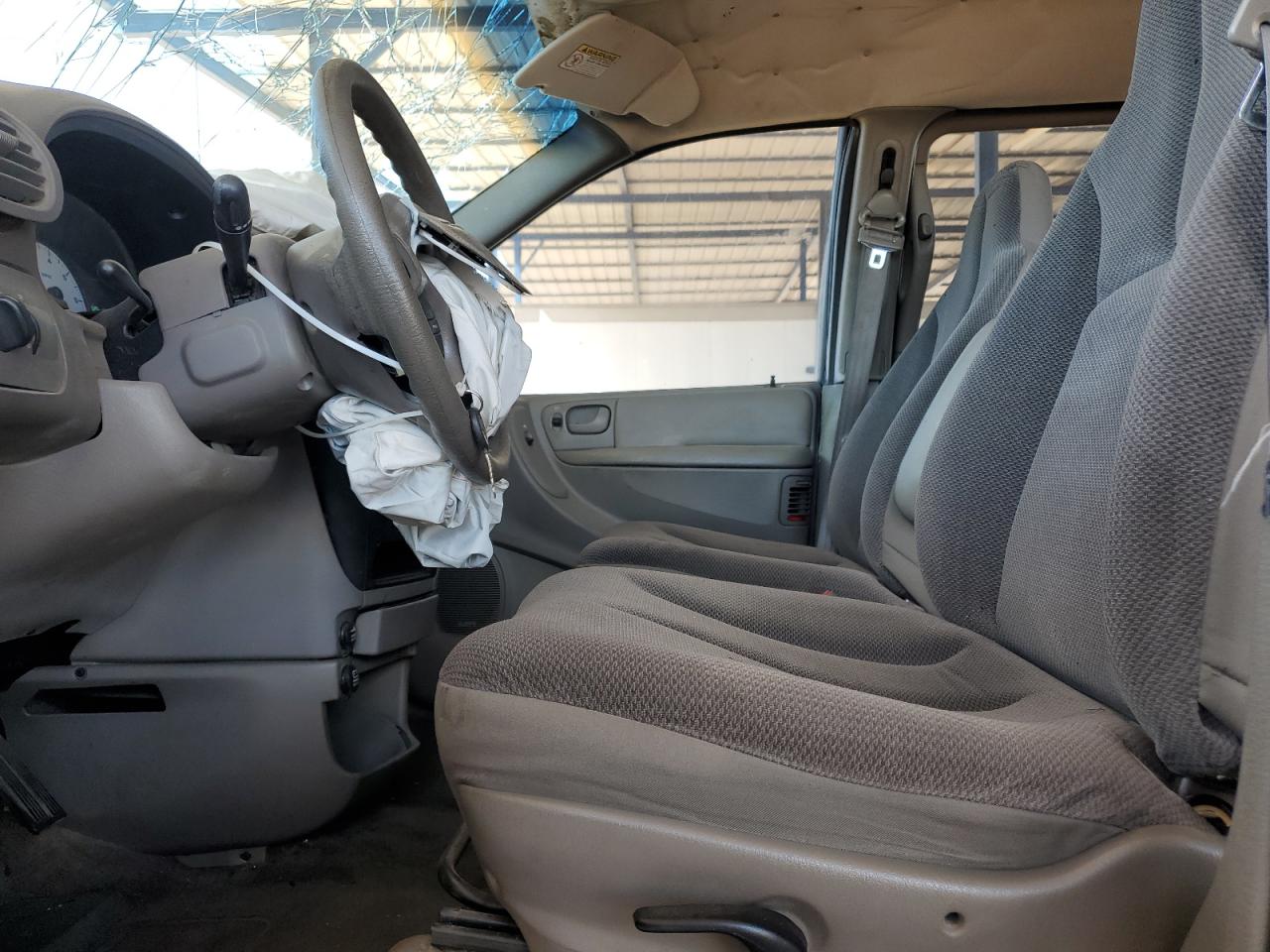 2001 Chrysler Voyager VIN: 1C4GJ25351B120098 Lot: 80496045