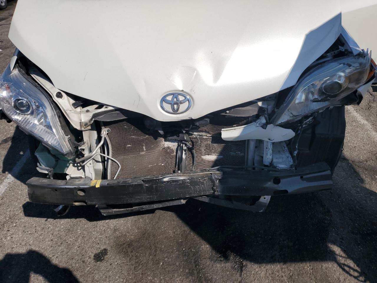 2013 Toyota Sienna Xle VIN: 5TDDK3DC3DS070774 Lot: 81805885