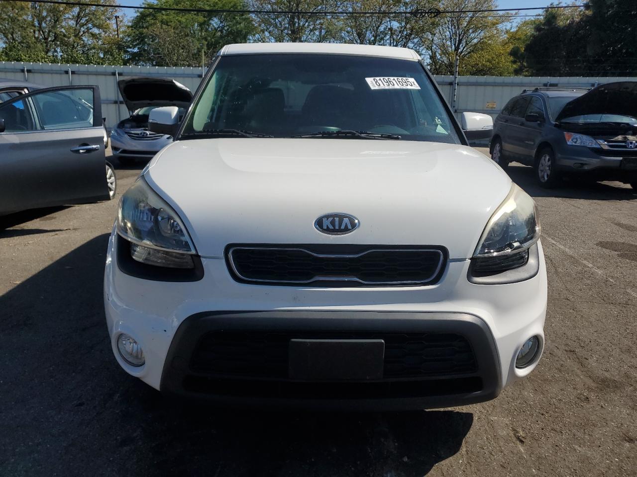 2013 Kia Soul + VIN: KNDJT2A65D7556764 Lot: 81961695