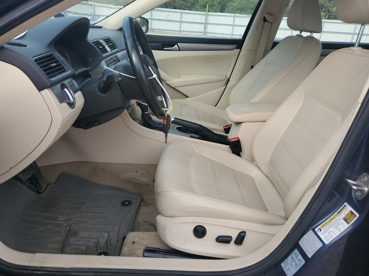 2015 Volkswagen Passat Se VIN: 1VWBV7A30FC052714 Lot: 82056875