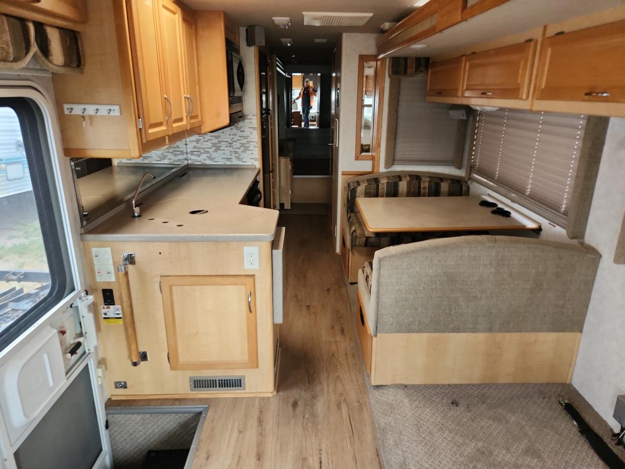 2002 Ford F550 Super - Rvs Rv VIN: 1FCNF53S720A10428 Lot: 71016175