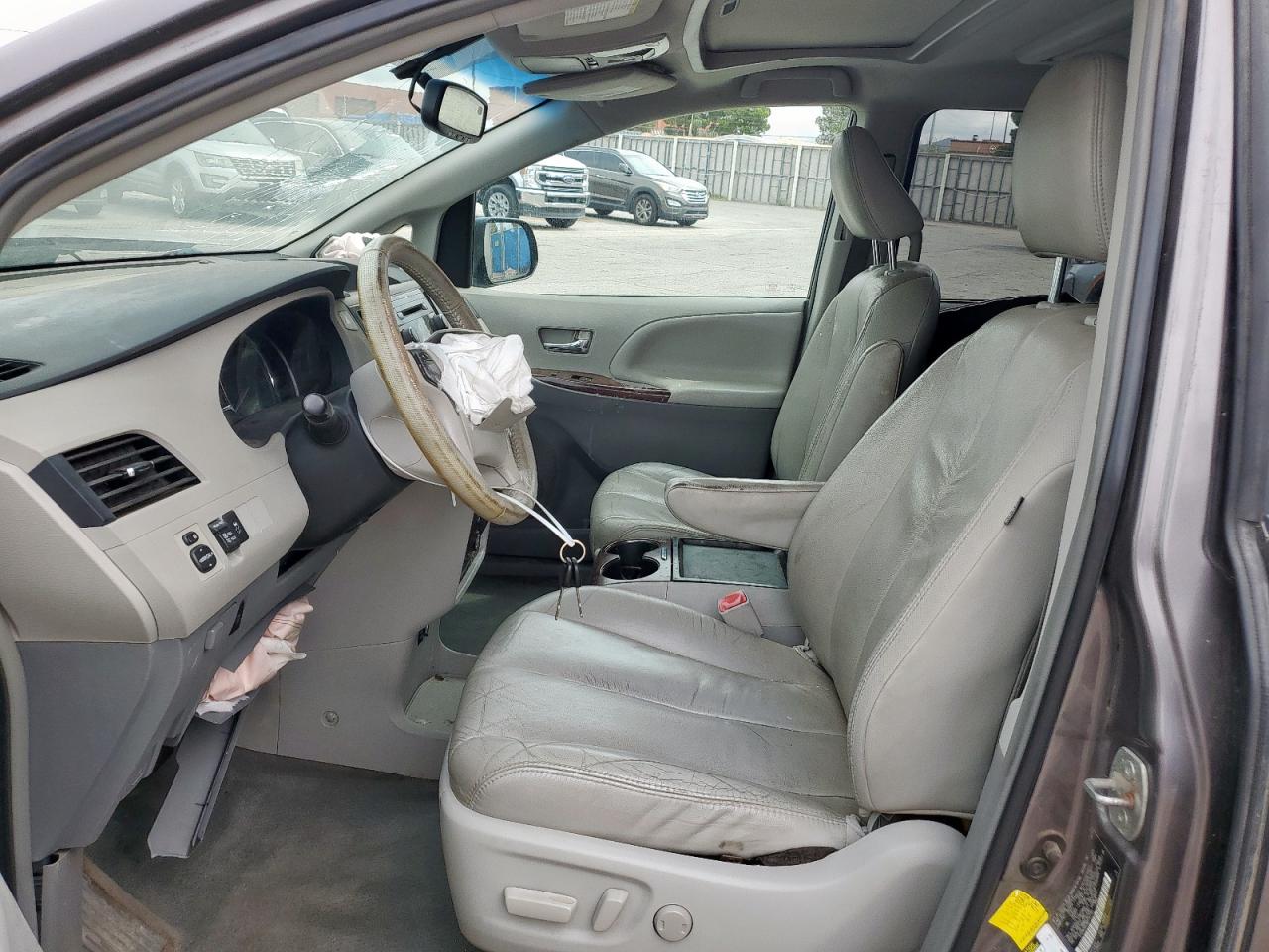 2011 Toyota Sienna Xle VIN: 5TDYK3DC9BS147193 Lot: 66310535
