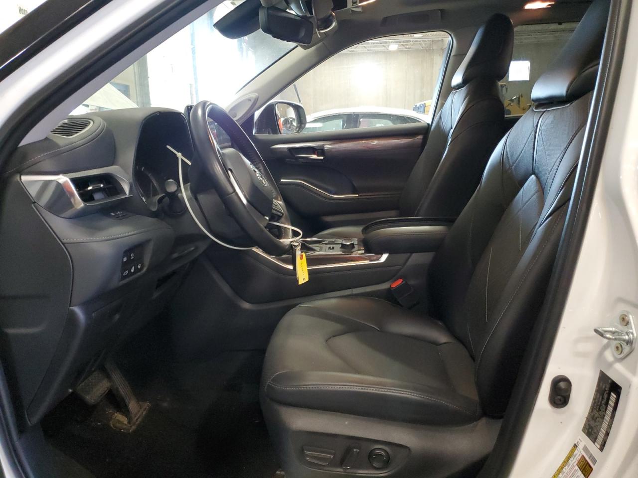 2022 Toyota Highlander Platinum VIN: 5TDFZRBH3NS227341 Lot: 83992805