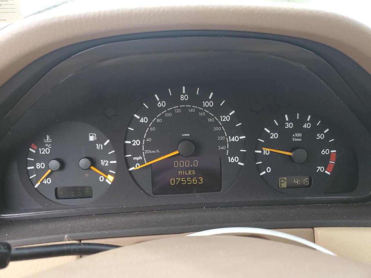 2000 Mercedes-Benz E 320 VIN: WDBJF65JXYB111970 Lot: 81928275