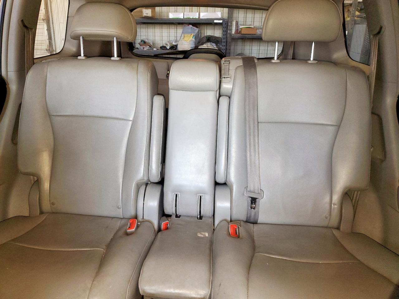 2011 Toyota Highlander Base VIN: 5TDZK3EH2BS035544 Lot: 84242505
