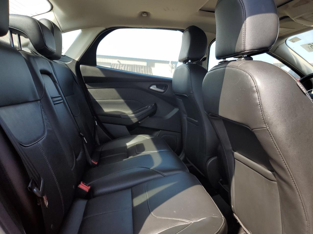 2016 Ford Focus Se VIN: 1FADP3F27GL307493 Lot: 80906655