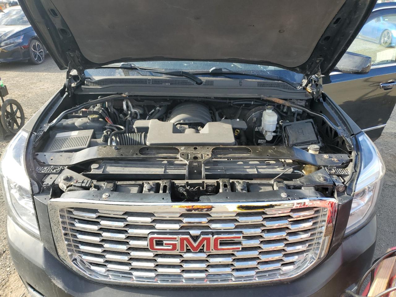 2019 GMC Yukon Xl Denali VIN: 1GKS2HKJ4KR386125 Lot: 81448625