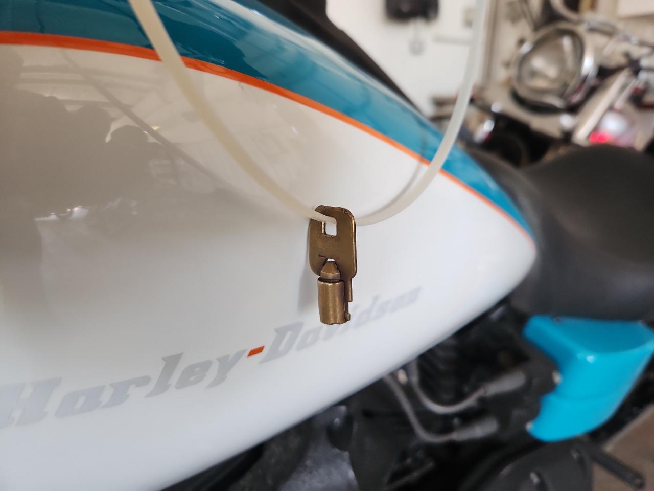 2013 Harley-Davidson Fxdb Dyna Street Bob VIN: 1HD1GX415DC319425 Lot: 70105115