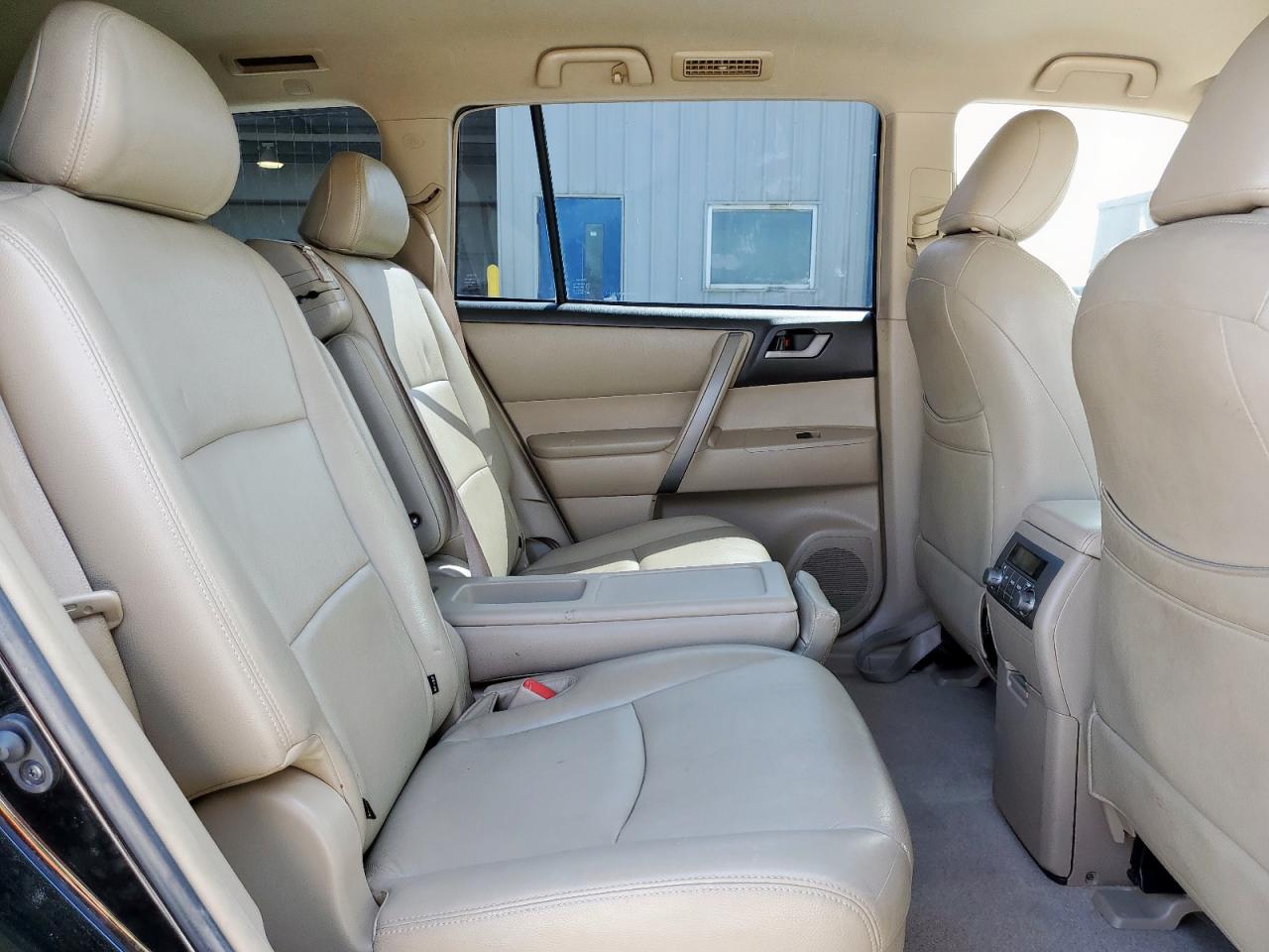 2008 Toyota Highlander Sport VIN: JTEDS43AX82063917 Lot: 84833925