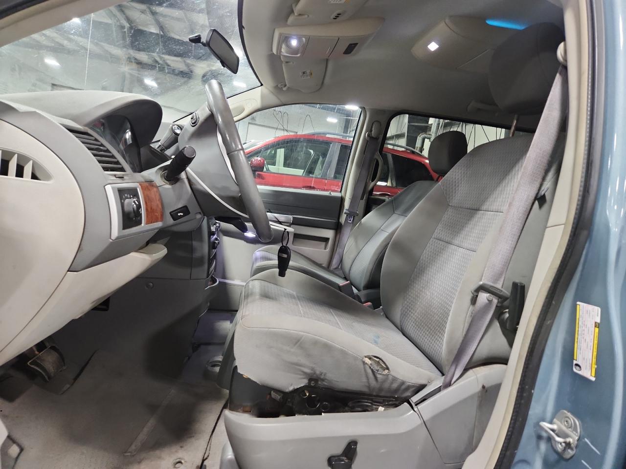 2008 Chrysler Town & Country Touring VIN: 2A8HR54P08R804922 Lot: 83799925