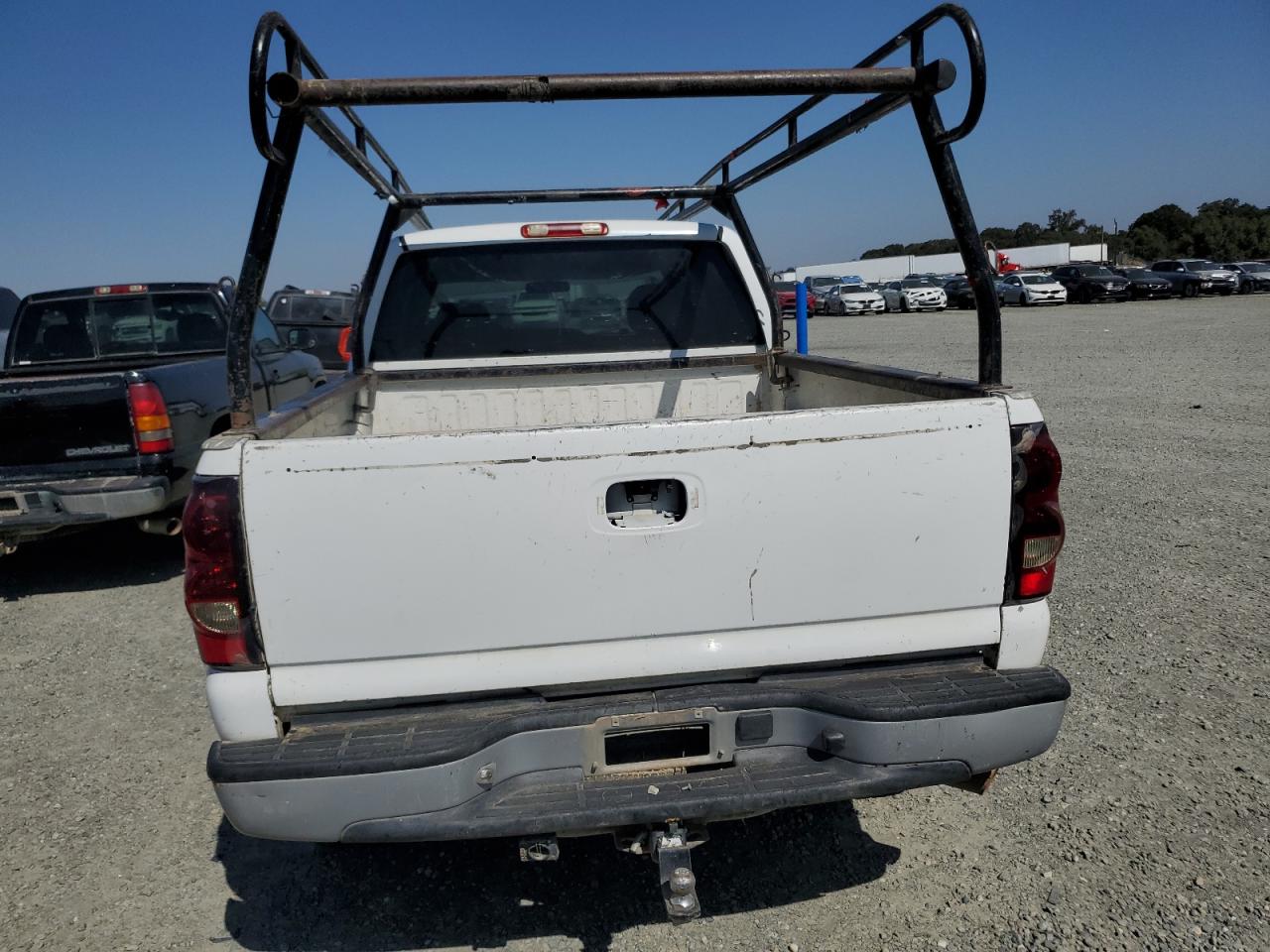 2004 Chevrolet Silverado C2500 Heavy Duty VIN: 1GCHC29U84E221706 Lot: 84044265