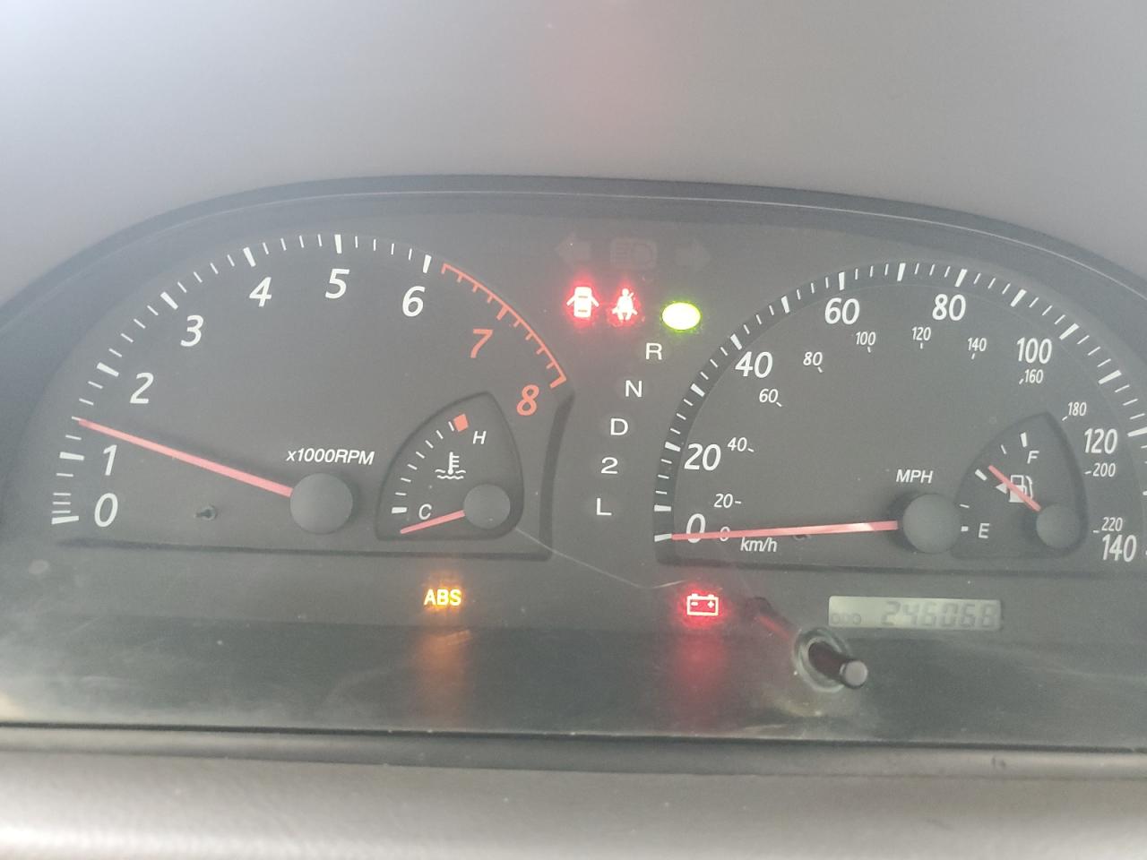 2004 Toyota Camry Le VIN: 4T1BF30KX4U569944 Lot: 81707915