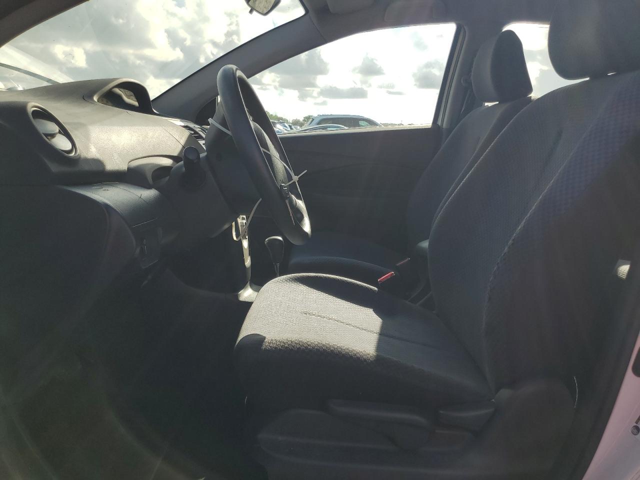 2008 Toyota Yaris VIN: JTDBT923781261496 Lot: 84194445