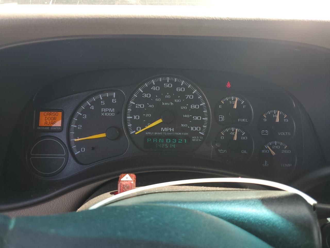 2001 Chevrolet Suburban C1500 VIN: 3GNEC16TX1G136239 Lot: 71555145