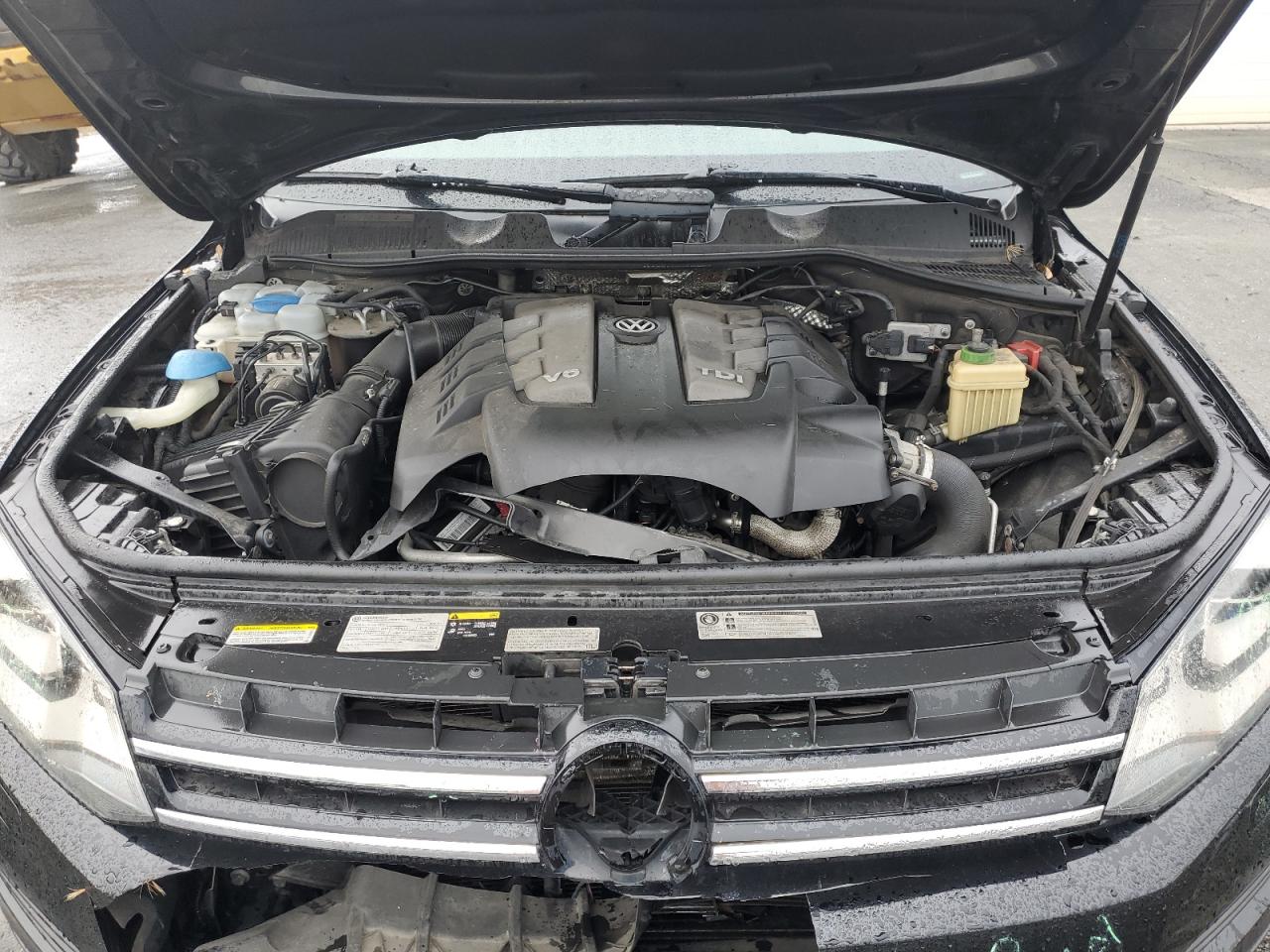 2014 Volkswagen Touareg V6 Tdi VIN: WVGEP9BP3ED009061 Lot: 80818655