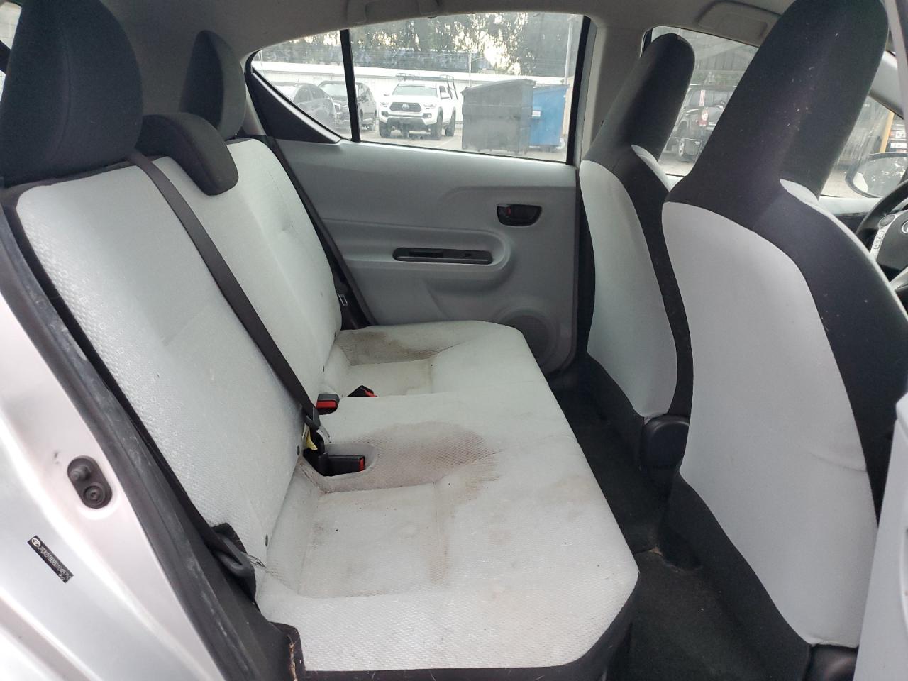 2013 Toyota Prius C VIN: JTDKDTB38D1048710 Lot: 81500255