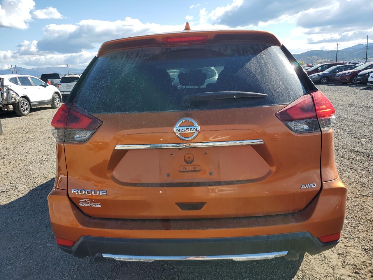 2017 Nissan Rogue S VIN: JN8AT2MV1HW005265 Lot: 81317375