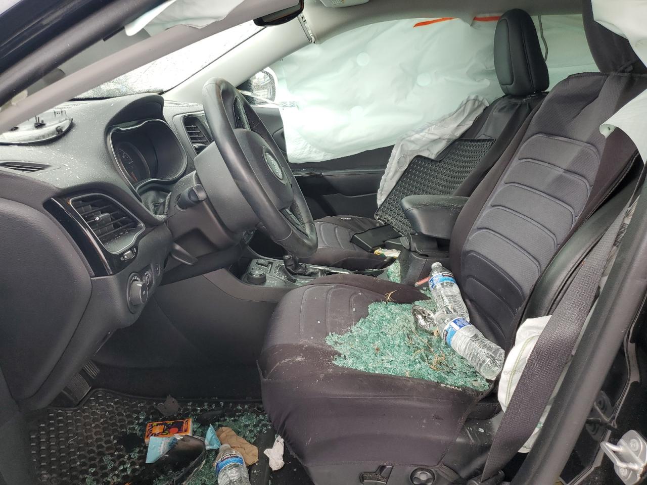 2019 Jeep Cherokee Latitude Plus VIN: 1C4PJMLX1KD412998 Lot: 81771745