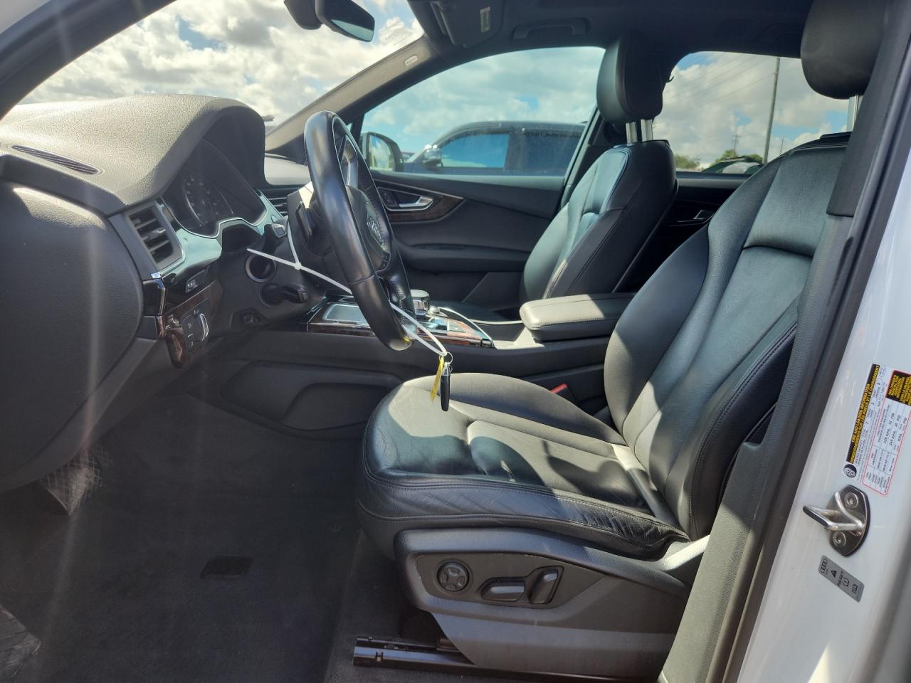 2017 Audi Q7 Premium Plus VIN: WA1LAAF78HD005451 Lot: 84019375