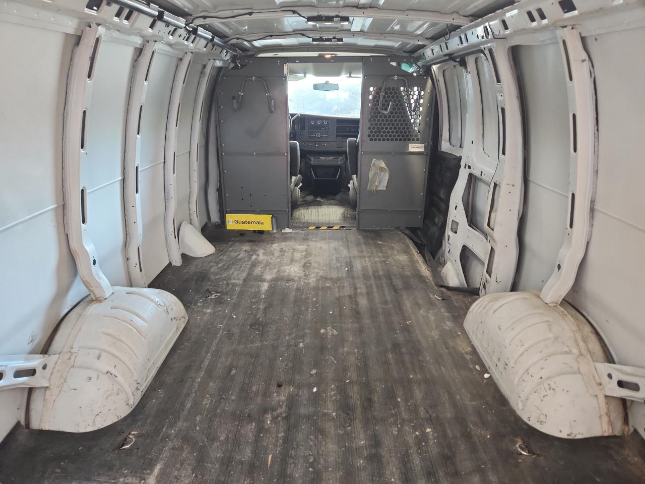 2016 Chevrolet Express G2500 VIN: 1GCWGAFF9G1133061 Lot: 81329545