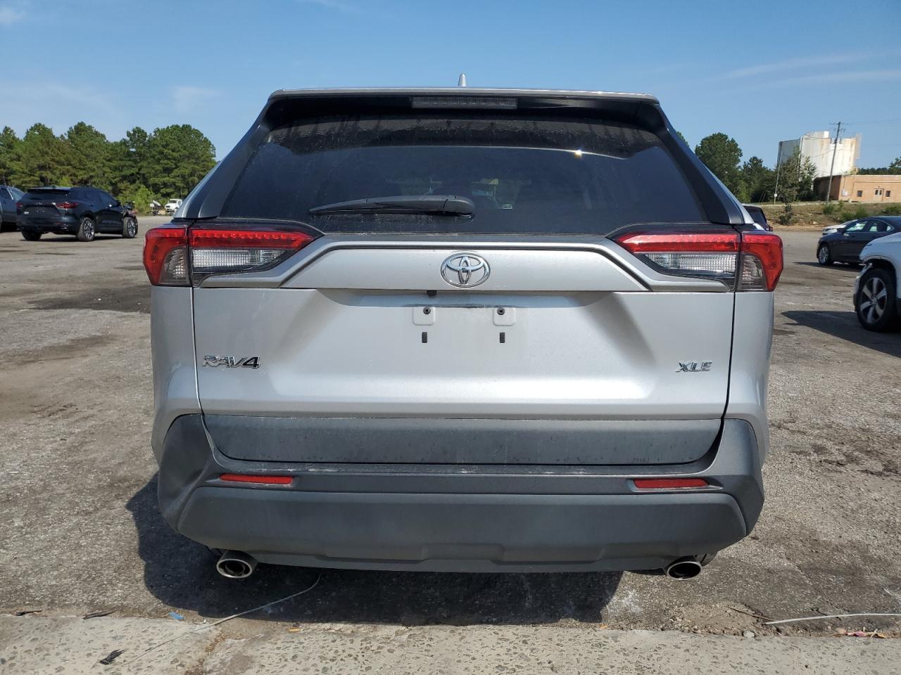 2021 Toyota Rav4 Xle VIN: 2T3W1RFV2MW161529 Lot: 71708305