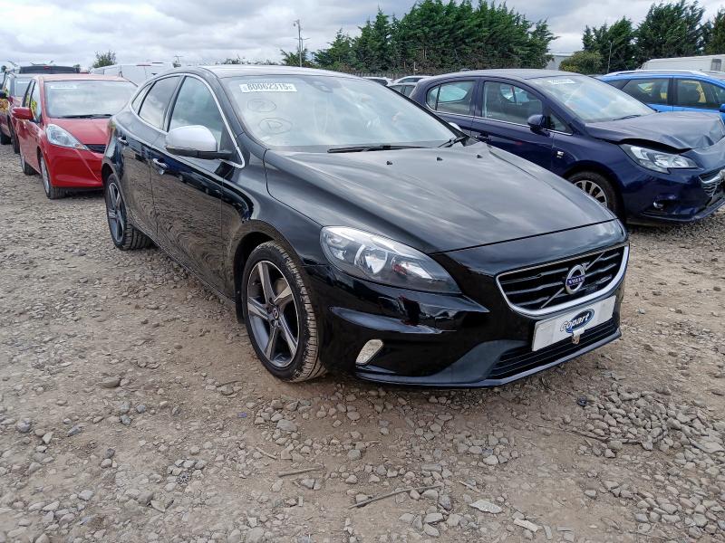 2015 VOLVO V40 R-DESIGN D2 