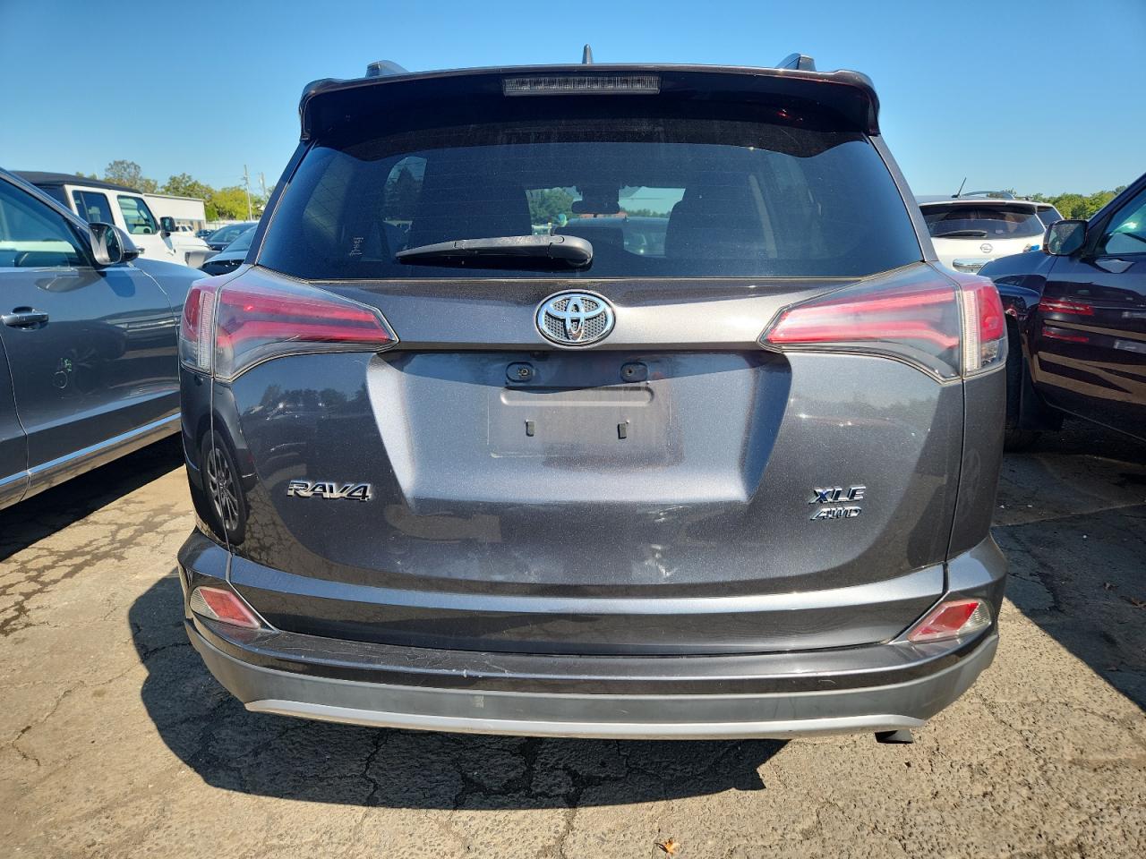 2017 Toyota Rav4 Xle VIN: JTMRFREV9HD209322 Lot: 71997825
