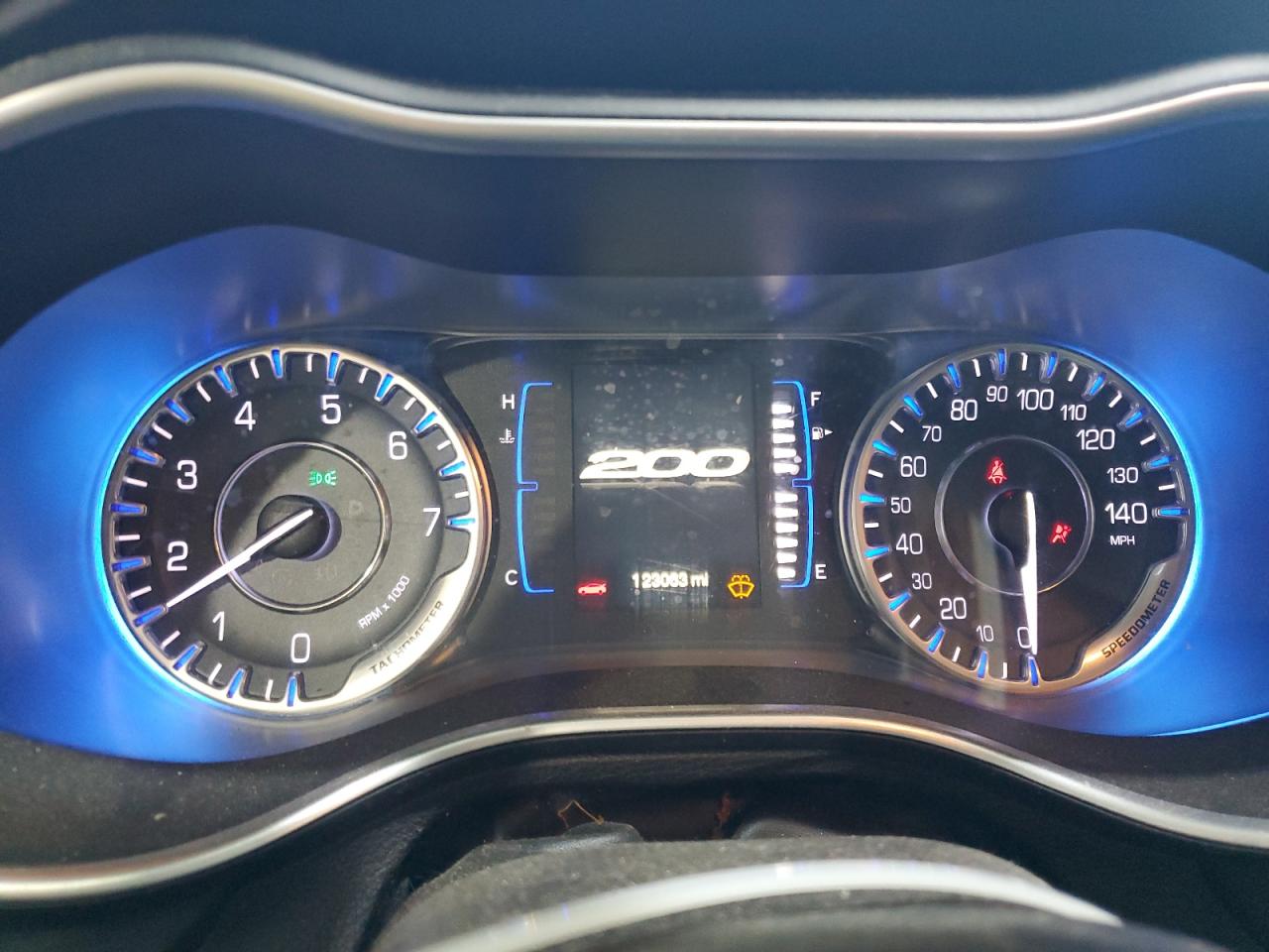 2015 Chrysler 200 Limited VIN: 1C3CCCAB6FN576083 Lot: 81428005