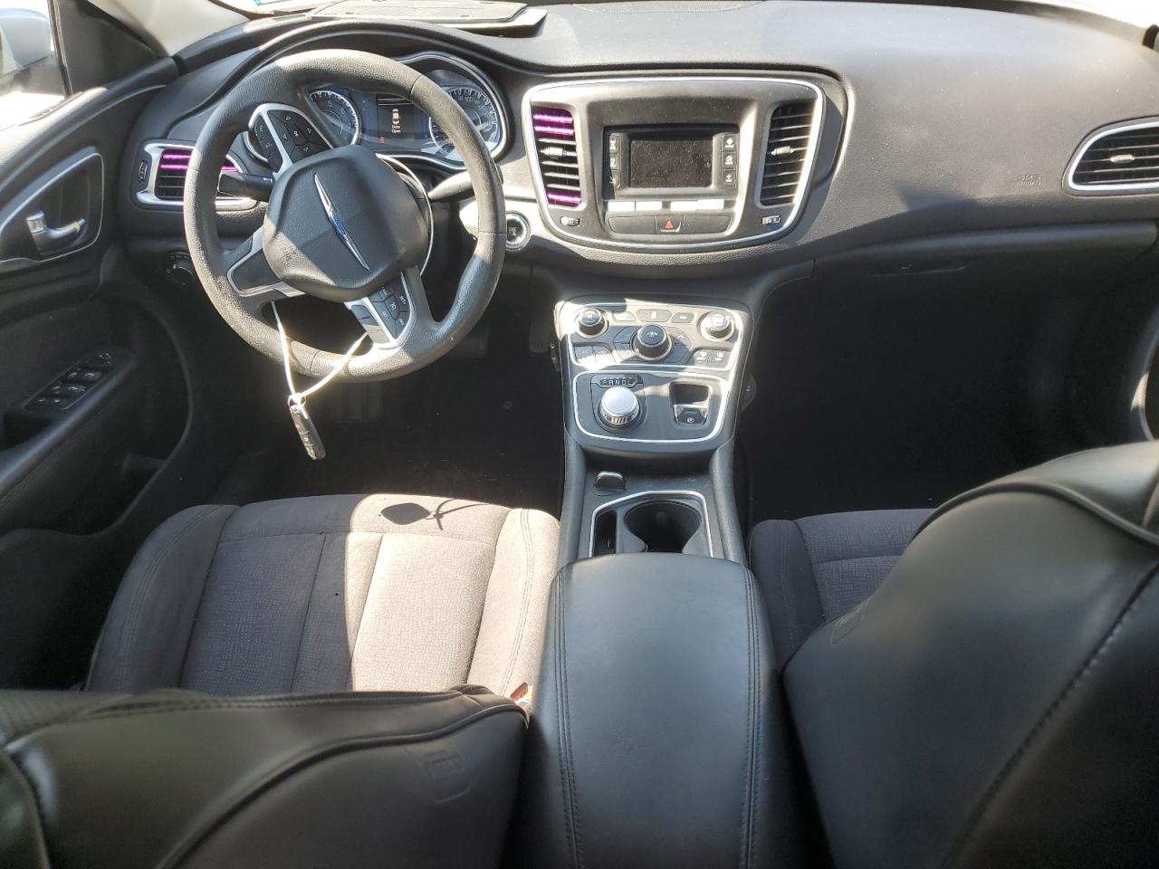 2015 Chrysler 200 Limited VIN: 1C3CCCAB5FN655972 Lot: 81247215