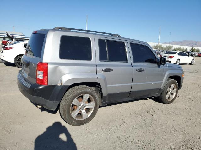 Паркетники JEEP PATRIOT 2016 Серебристый