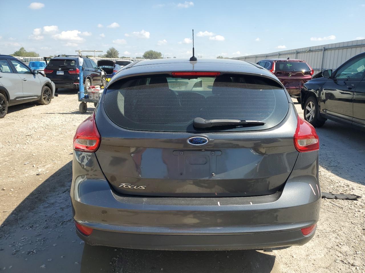 2017 Ford Focus Se VIN: 1FADP3K20HL271539 Lot: 80888955