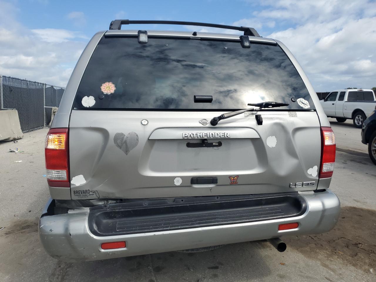 2001 Nissan Pathfinder Le VIN: JN8DR07Y21W502353 Lot: 81490535