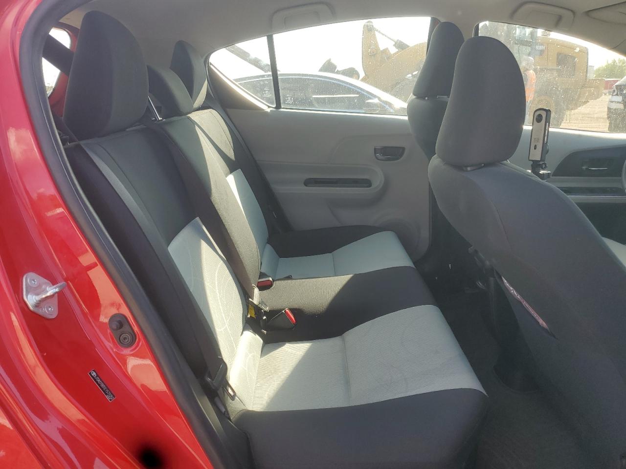 2014 Toyota Prius C VIN: JTDKDTB31E1571052 Lot: 81628585