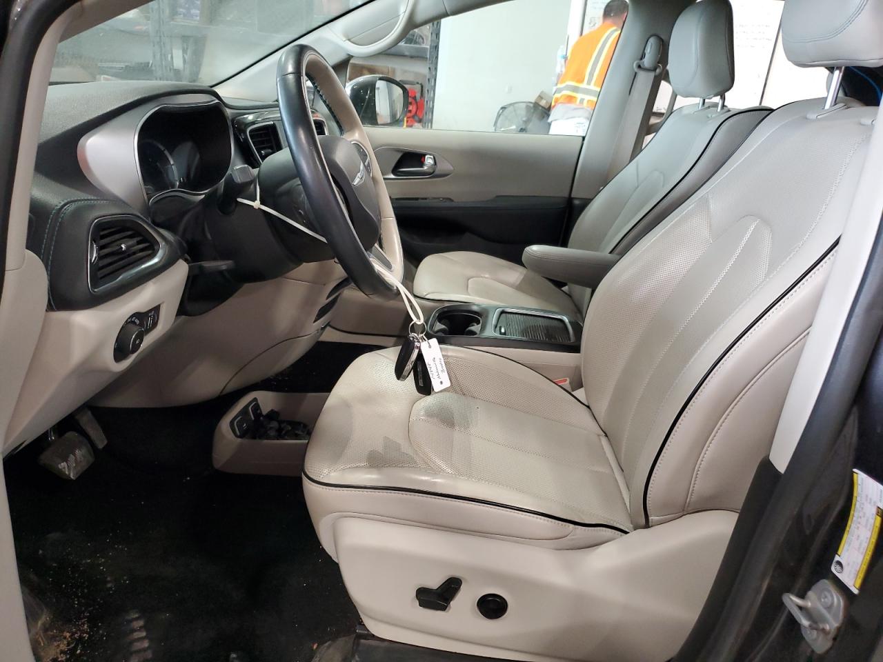 2020 Chrysler Pacifica Hybrid Limited VIN: 2C4RC1N70LR134432 Lot: 84058135