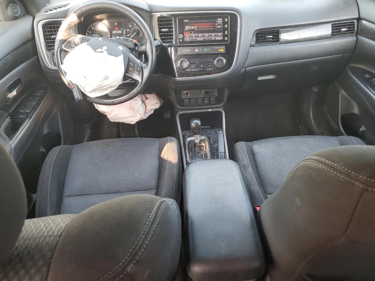 2018 Mitsubishi Outlander Se VIN: JA4AD3A35JZ048135 Lot: 81080545