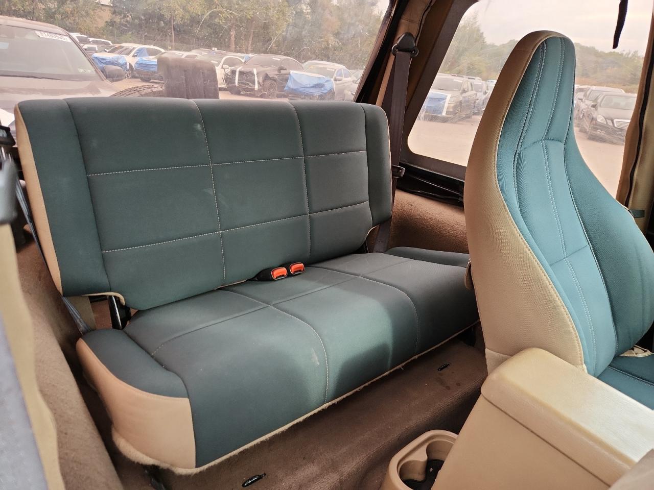 2001 Jeep Wrangler / Tj Sahara VIN: 1J4FA59S31P324555 Lot: 84462425