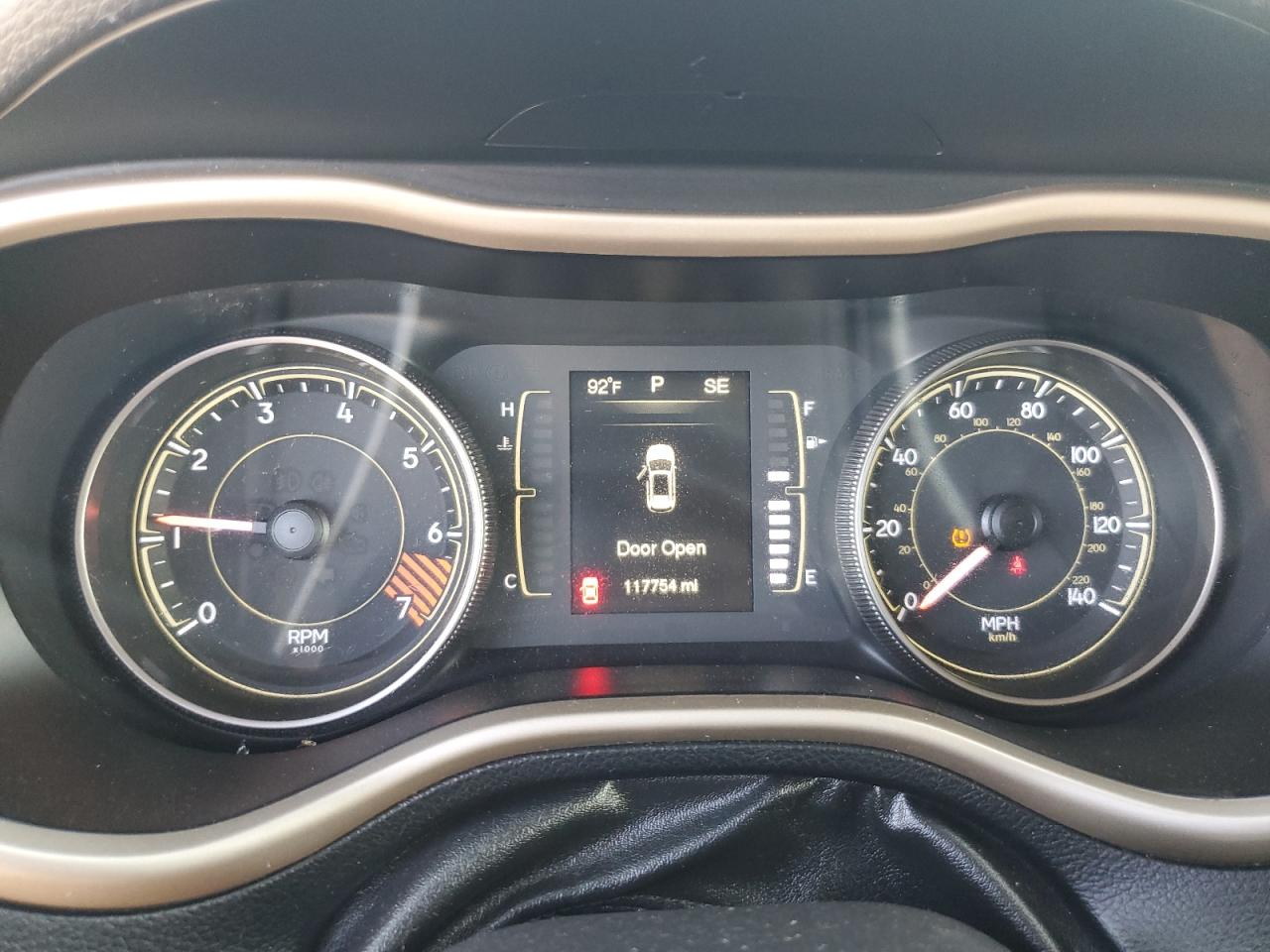 2014 Jeep Cherokee Latitude VIN: 1C4PJMCB9EW308014 Lot: 83960265