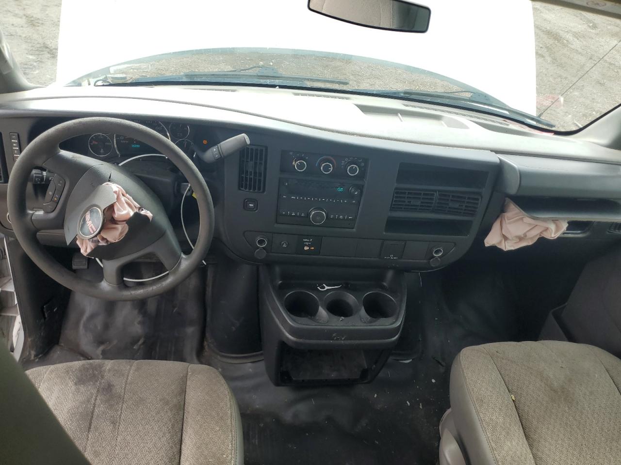 2017 GMC Savana G2500 VIN: 1GTW7AFF8H1906300 Lot: 84240055