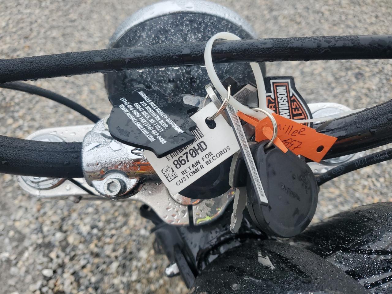 2018 Harley Davidson Flsl Softail VIN: 1HD1YDJ10JC077980 Lot: 83787185