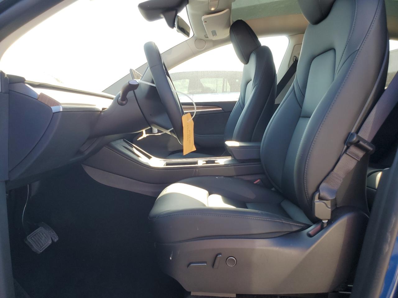 2025 Tesla Model Y VIN: 7SAYGAEEXSF256579 Lot: 70277335