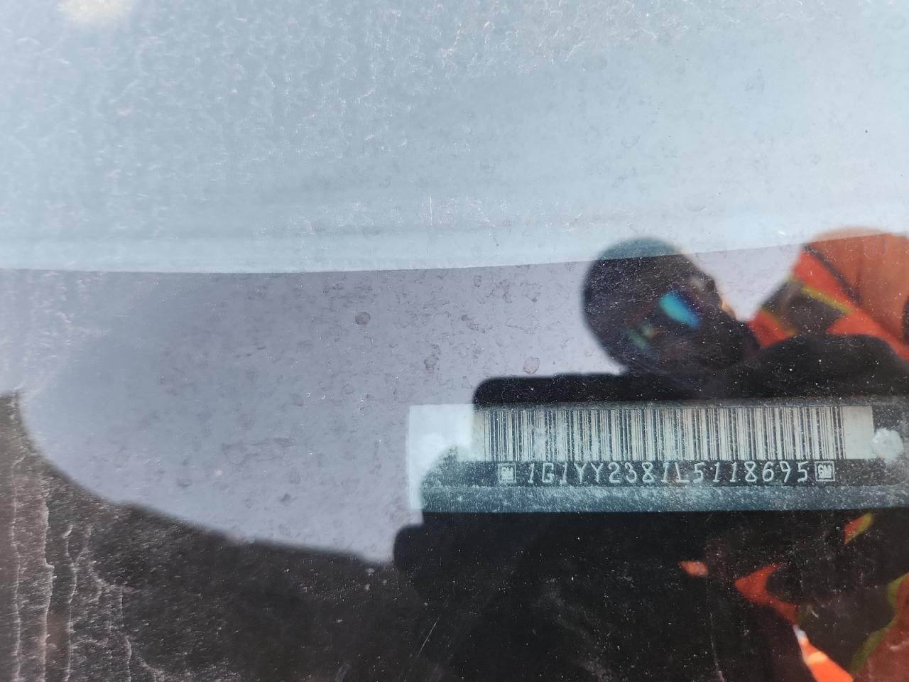 1990 Chevrolet Corvette VIN: 1G1YY2381L5118695 Lot: 70534405