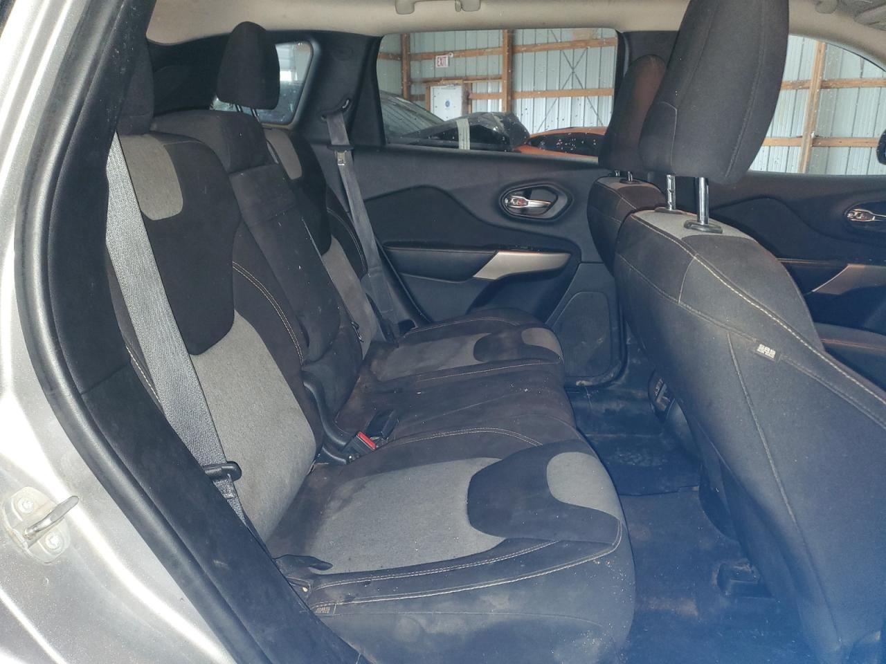 2018 Jeep Cherokee Latitude VIN: 1C4PJLCB9JD566095 Lot: 81233745