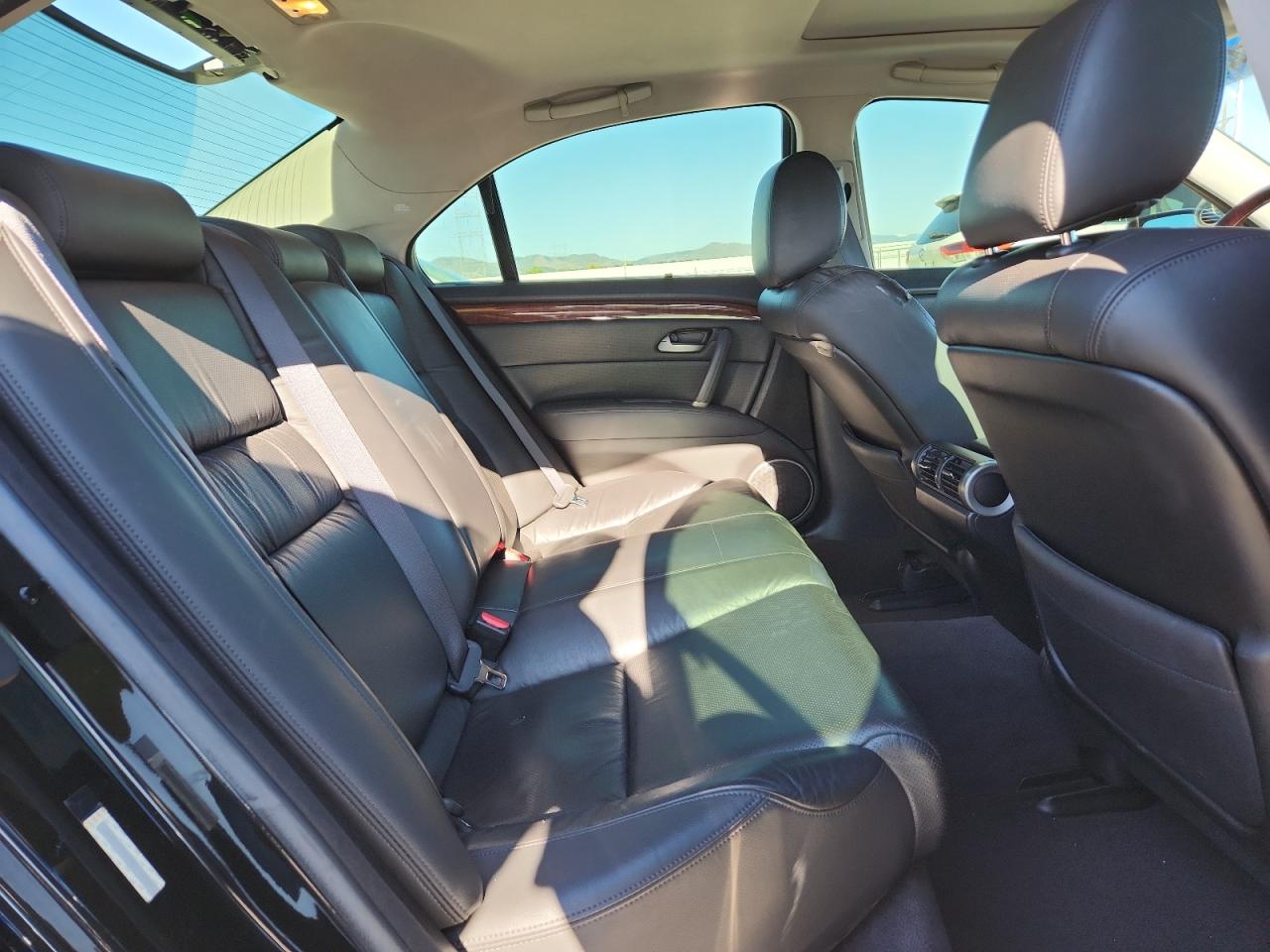 2010 Acura Rl VIN: JH4KB2F67AC002109 Lot: 81844775