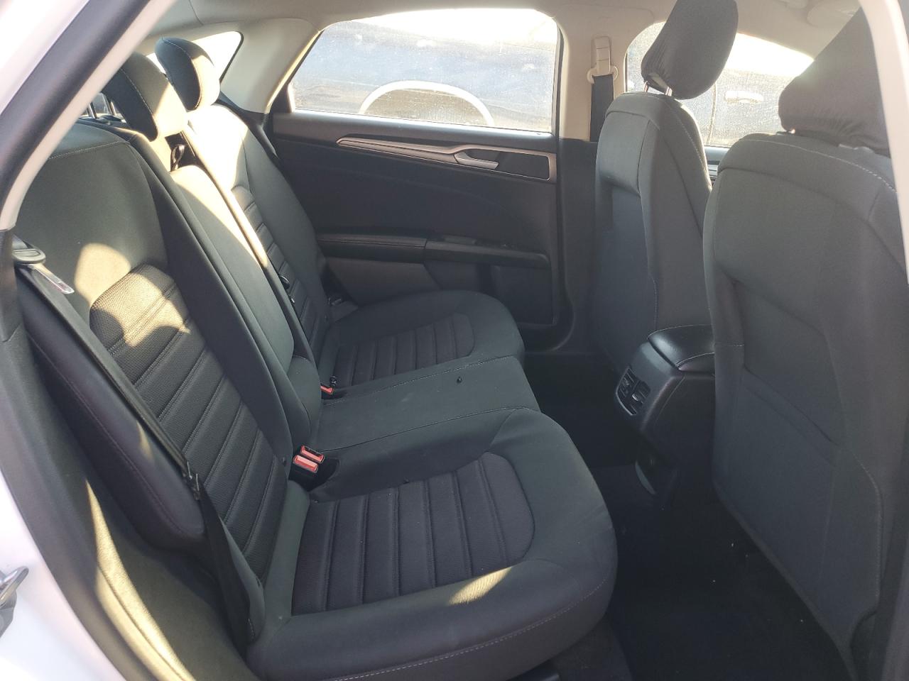 2020 Ford Fusion Se VIN: 3FA6P0T96LR198447 Lot: 81225065