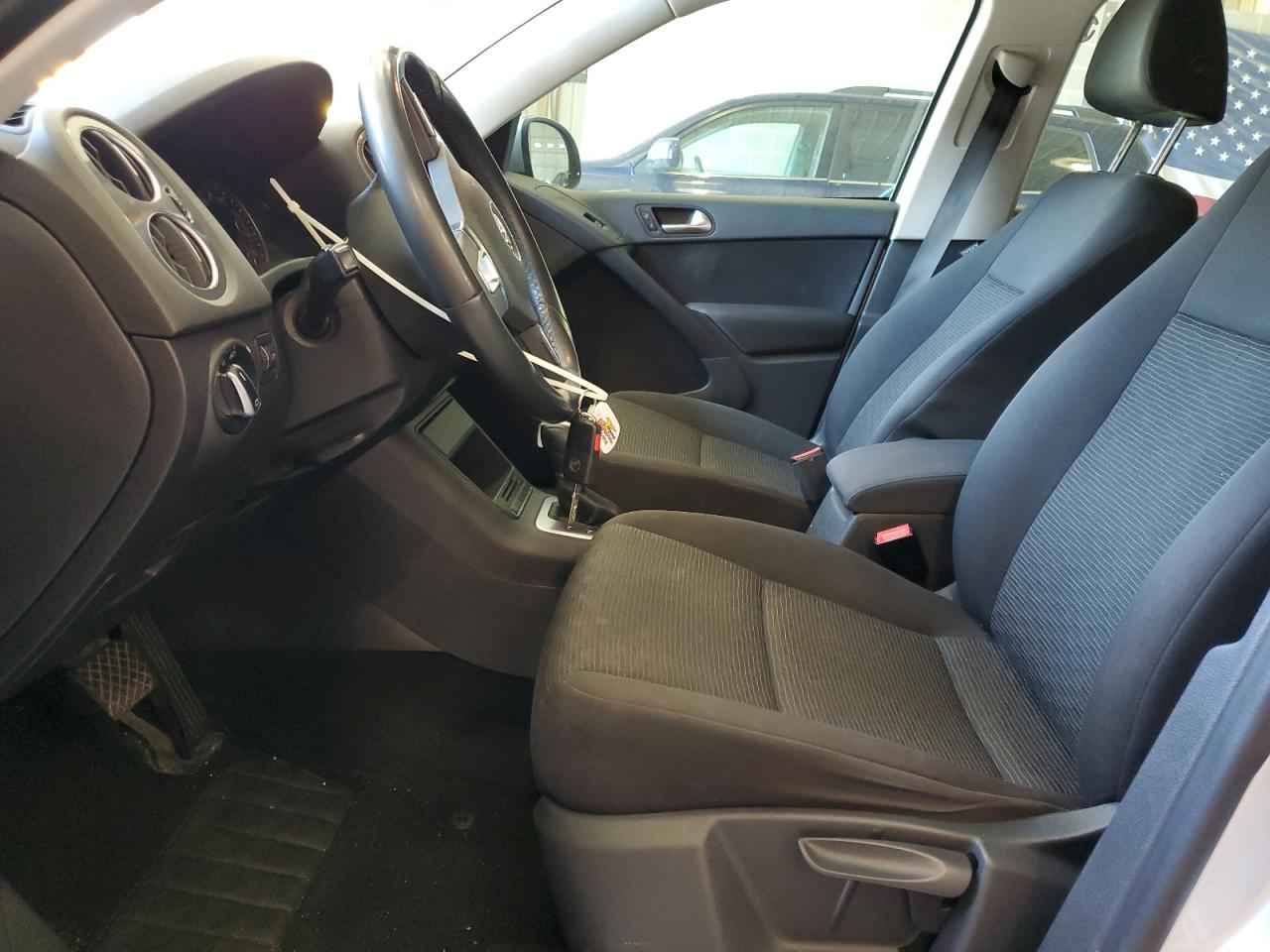 2015 Volkswagen Tiguan S VIN: WVGAV7AX6FW510543 Lot: 81043455