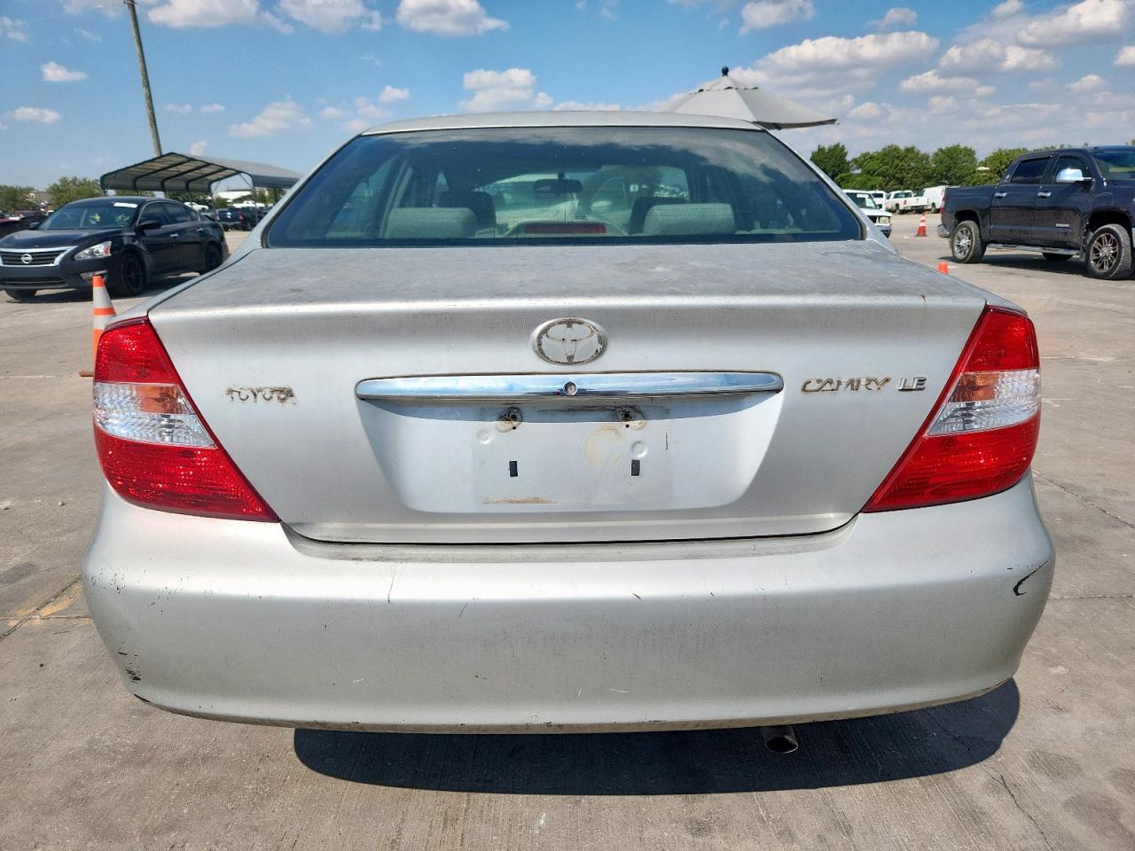 2002 Toyota Camry Le VIN: 4T1BE32K22U621144 Lot: 84900505