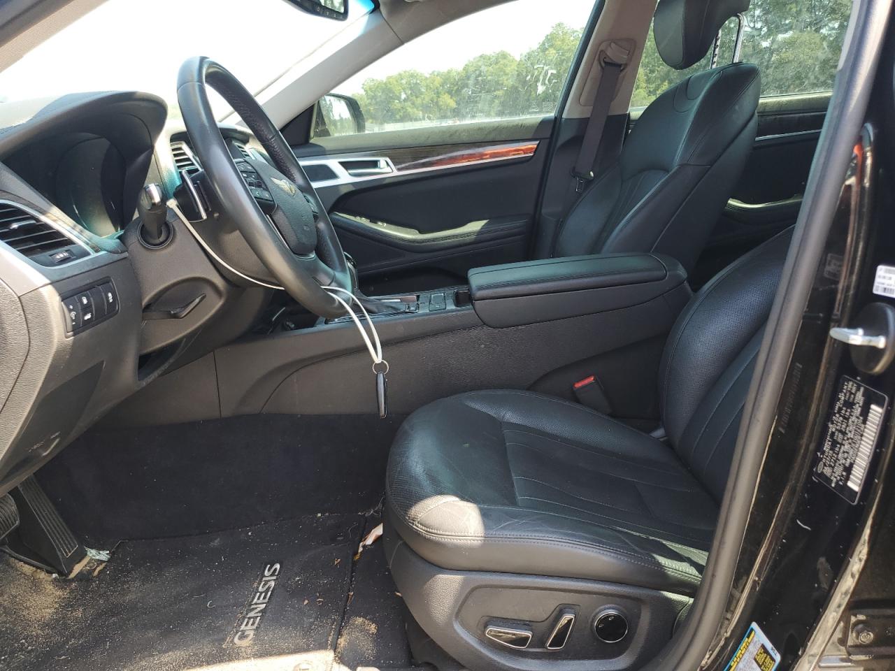 2016 Hyundai Genesis 3.8L VIN: KMHGN4JE1GU121054 Lot: 67601165