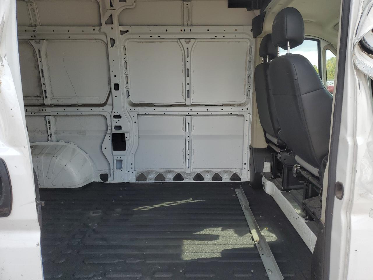 2022 Ram Promaster 3500 3500 High VIN: 3C6MRVXG2NE111839 Lot: 84361865